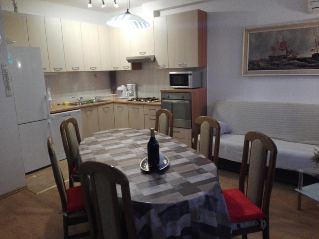 Apartman Drazin Kaštela Eksteriør billede
