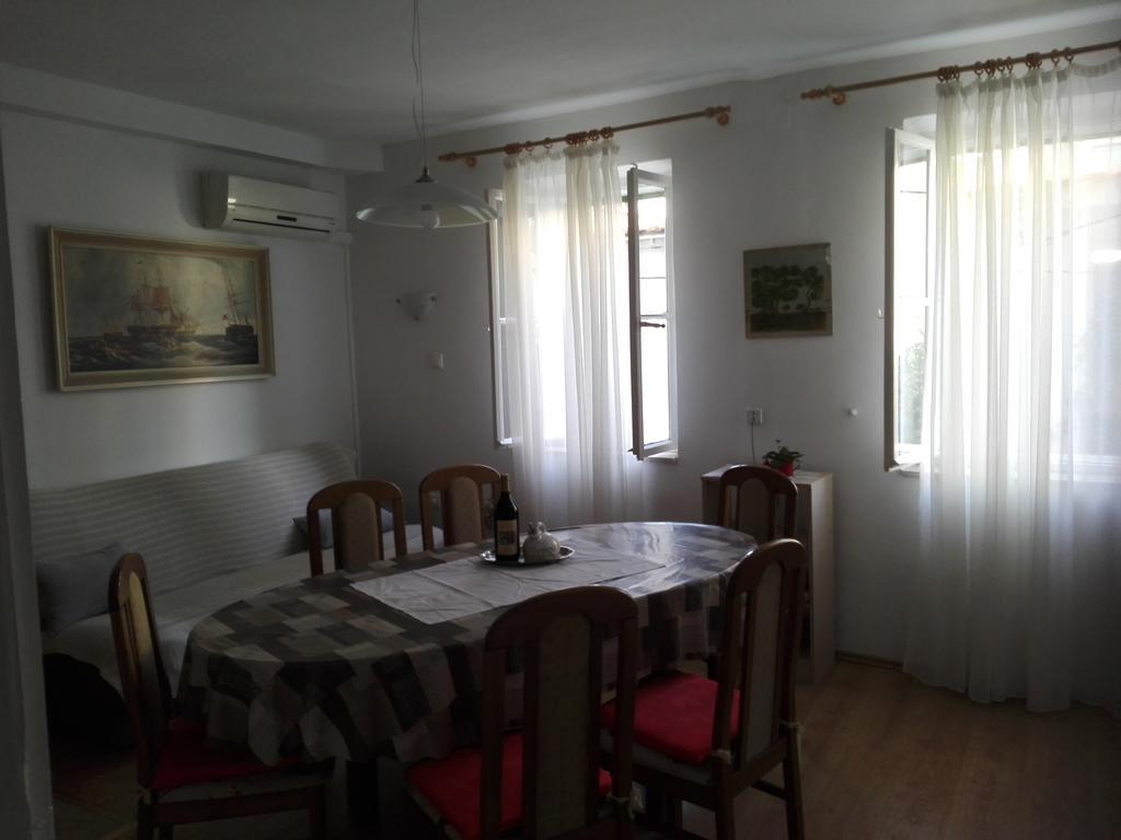 Apartman Drazin Kaštela Eksteriør billede